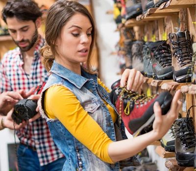 Por qué la talla más-vendida podría ser incorrecta: utilizar los datos del pie para perfeccionar ...