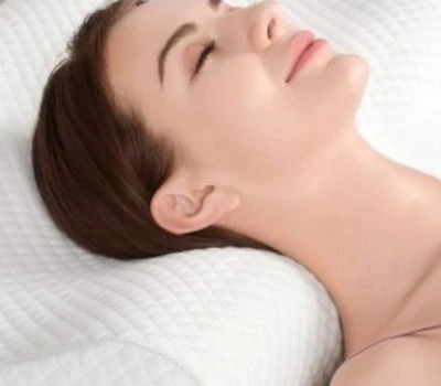 ¿Es su almohada la verdadera razón por la que se despierta con el cuello rígido? Esto es lo que d...