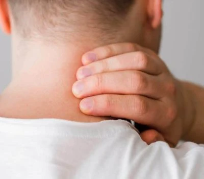 Detección de postura con IA para el cuello de texto en codificadores infantiles: por qué las fami...